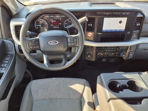 Used 2024 Ford F250 XLT w/ FX4 Off-Road Package image 3
