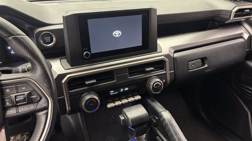 Used 2025 Toyota 4Runner SR5 AWD/4WD image 19