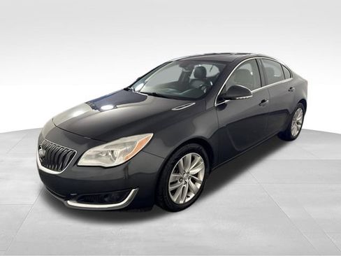 Used 2017 Buick Regal AWD image 3