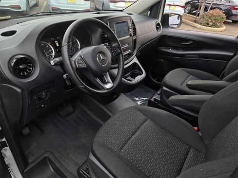 Used 2021 Mercedes-Benz Metris image 12