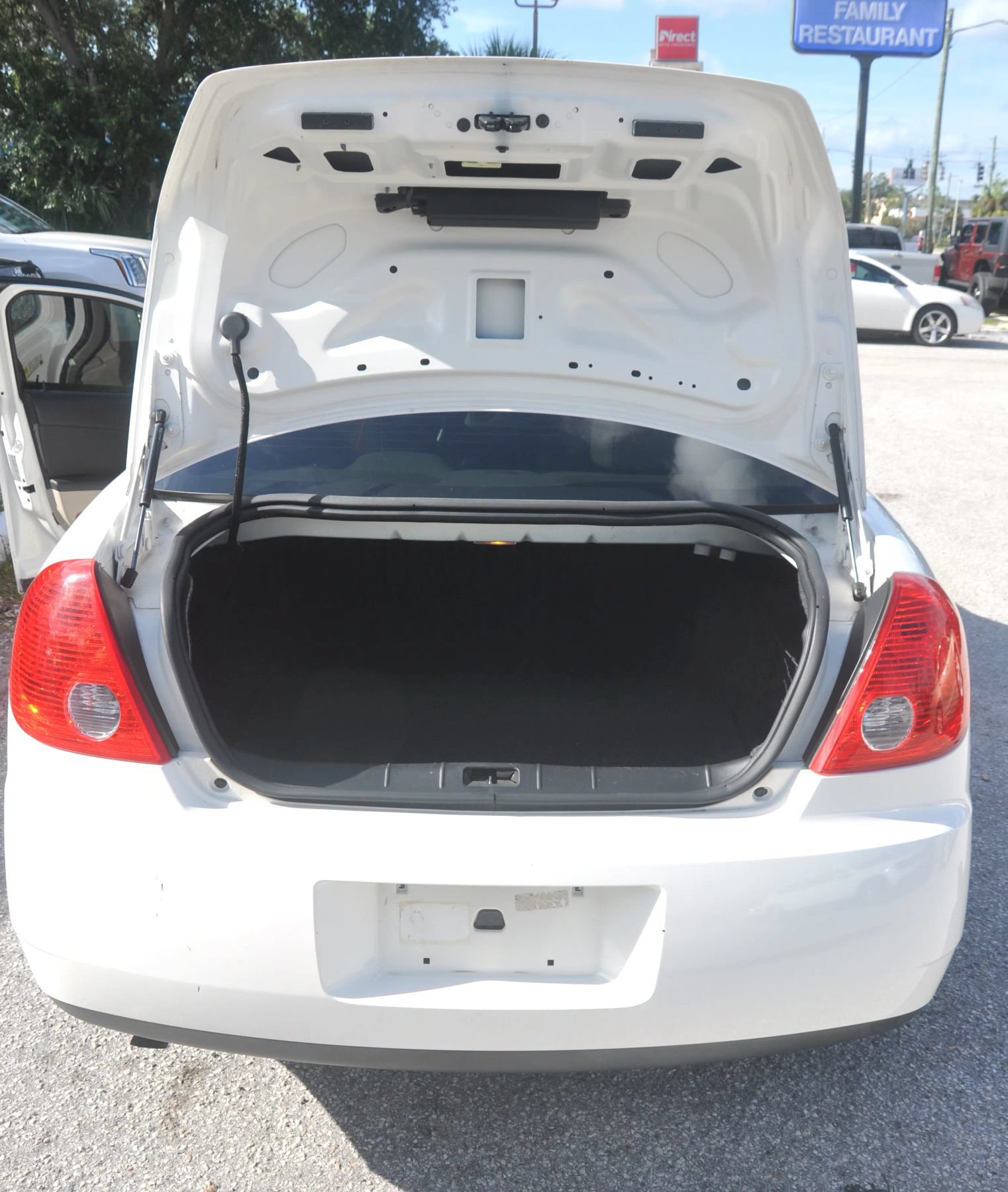 Used 2008 Pontiac G6 Value Leader FWD image 9