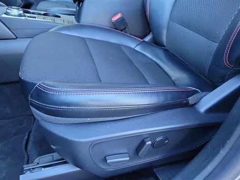 Used 2025 Ford Escape ST-Line image 4