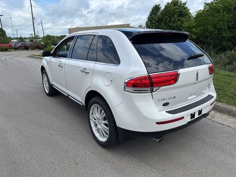 Used 2015 Lincoln MKX AWD w/ Equipment Group 102A image 4