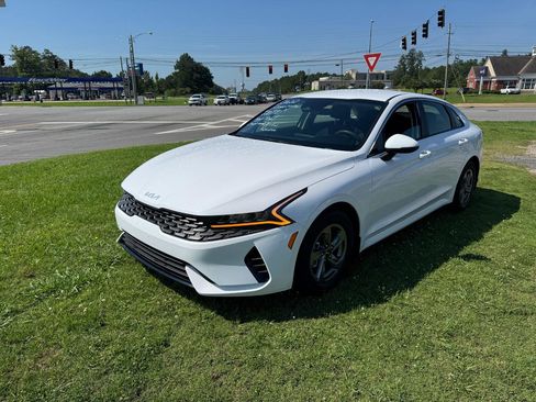 Used 2022 Kia K5 LXS FWD image 5