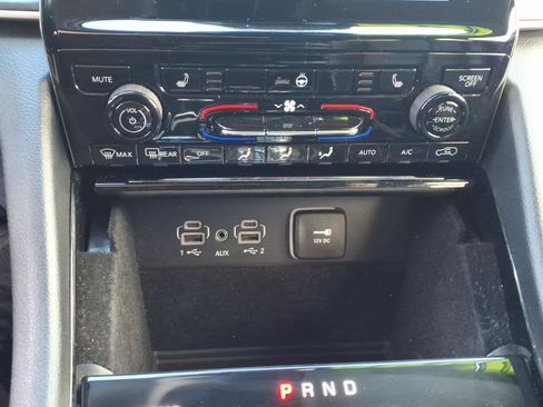 Used 2021 Jeep Grand Cherokee L Limited AWD/4WD image 25