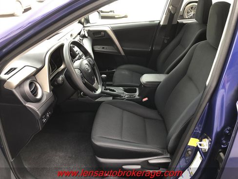 Used 2014 Toyota RAV4 LE image 10