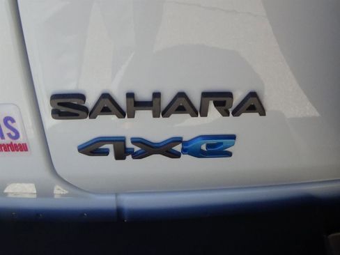 Certified 2025 Jeep Wrangler Unlimited Sahara w/ Safety Group AWD/4WD image 10