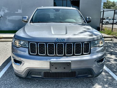 Used 2018 Jeep Grand Cherokee Laredo AWD/4WD image 12