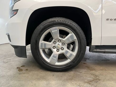 Used 2020 Chevrolet Suburban LT w/ Luxury Package image 16