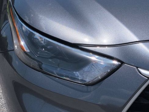 Certified 2023 Toyota Highlander XLE FWD image 10