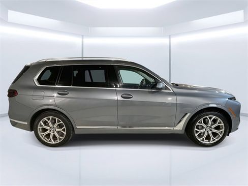 Used 2023 BMW X7 xDrive40i w/ Executive Package image 8