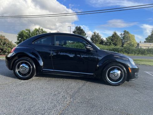 Used 2012 Volkswagen Beetle 2.5 FWD image 4