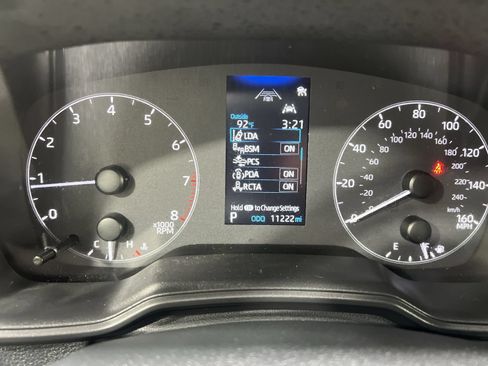 Used 2024 Toyota Corolla Cross LE w/ Moonroof Package AWD/4WD image 15