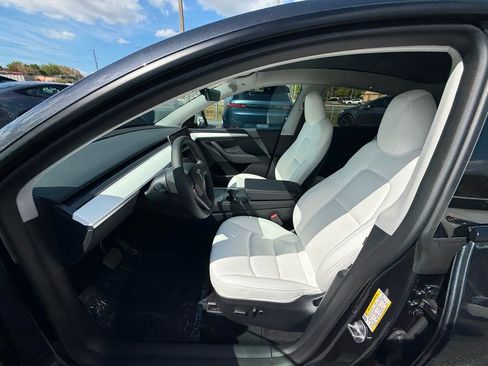 Used 2024 Tesla Model Y Long Range image 9