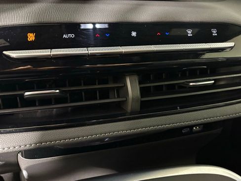 Used 2025 Buick Enclave Preferred image 33