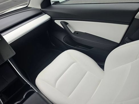 Used 2020 Tesla Model 3 Standard Range Plus RWD image 32