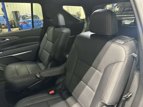 Used 2025 Chevrolet Traverse Z71 w/ Enhanced Driving Package AWD/4WD image 30