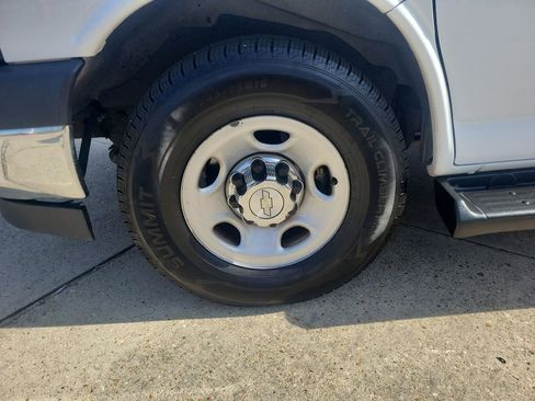 Used 2021 Chevrolet Express 3500 LT w/ LT Preferred Equipment Group image 29