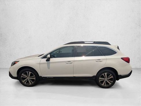 Used 2018 Subaru Outback 3.6R Limited AWD/4WD image 8