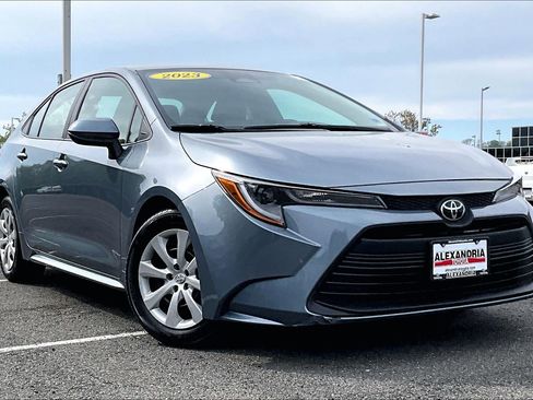 Used 2023 Toyota Corolla LE image 2