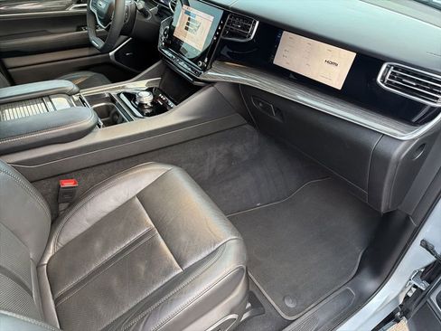 Used 2022 Jeep Wagoneer Series II w/ Premium Group I RWD image 32