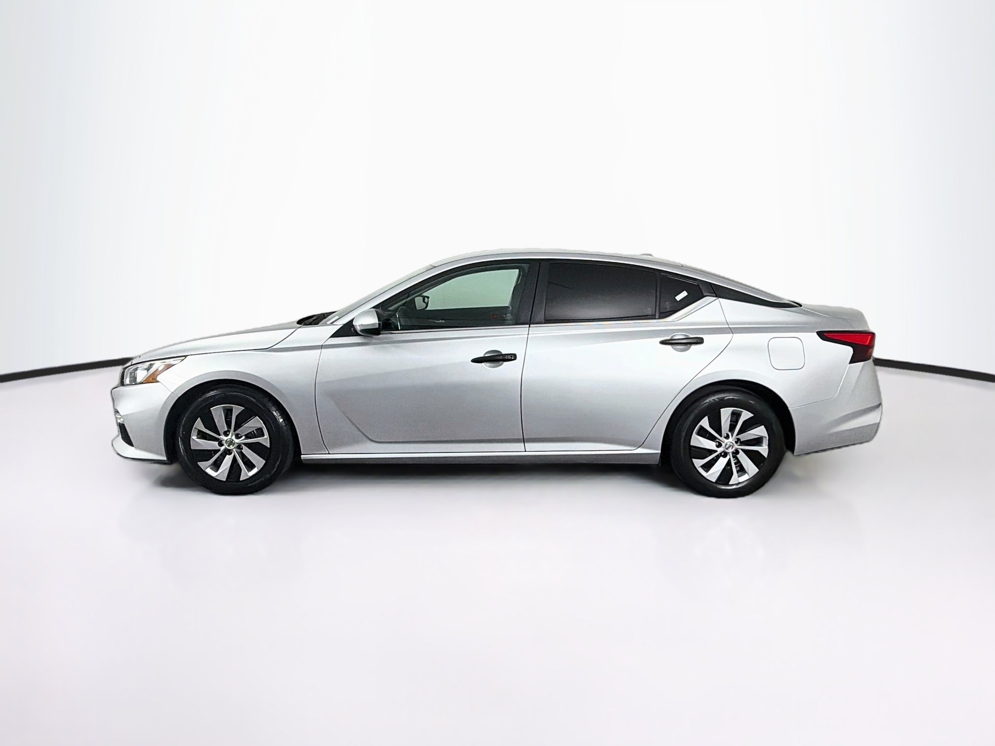 Used 2019 Nissan Altima 2.5 S FWD image 4