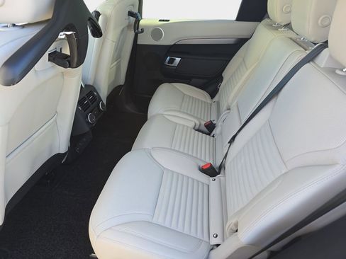 New 2026 Land Rover Discovery Limited Edition image 16