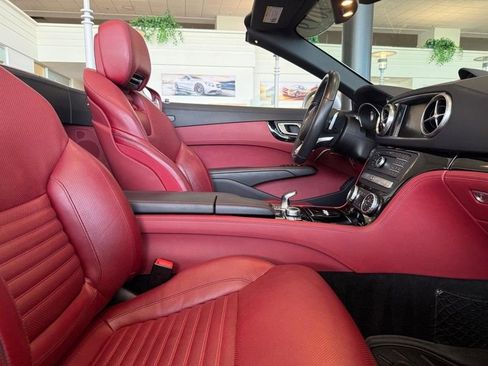Used 2019 Mercedes-Benz SL 550 image 8