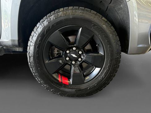 Used 2021 Chevrolet Colorado LT w/ Redline Special Edition AWD/4WD image 9