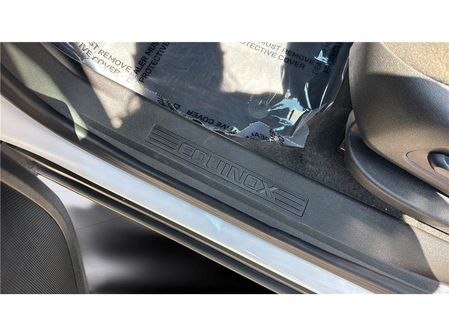 Used 2024 Chevrolet Equinox LT FWD image 12
