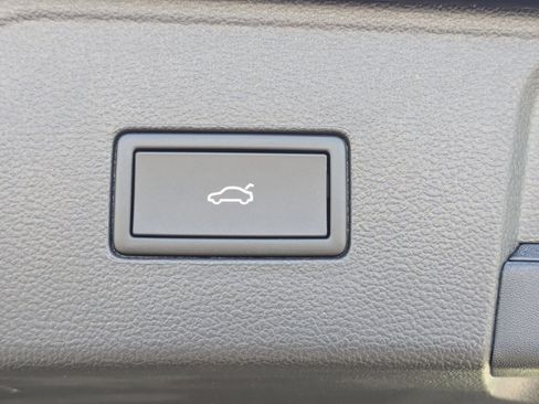 New 2026 Volkswagen Atlas SE image 32