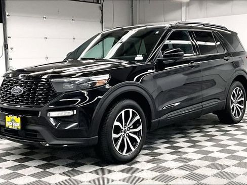 Used 2023 Ford Explorer ST-Line AWD/4WD image 12