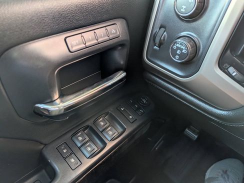 Used 2015 GMC Sierra 2500 Denali w/ Suspension Package, Off-Road AWD/4WD image 19