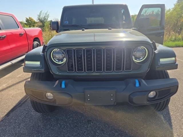 Used 2024 Jeep Wrangler Unlimited w/ Convenience Group AWD/4WD image 13