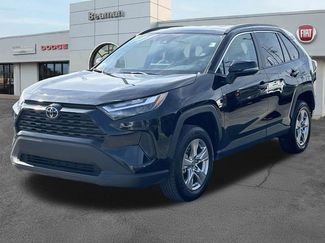 Used 2025 Toyota RAV4 XLE FWD video 3