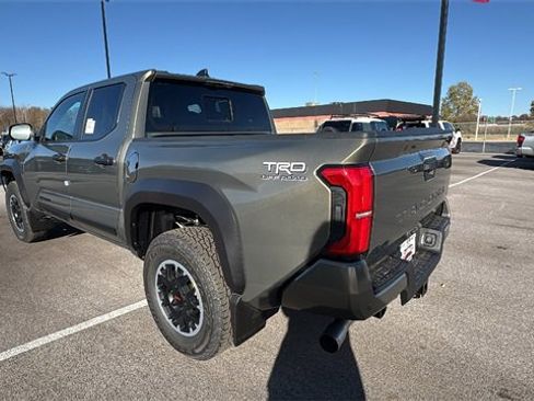 New 2025 Toyota Tacoma TRD Off-Road image 3