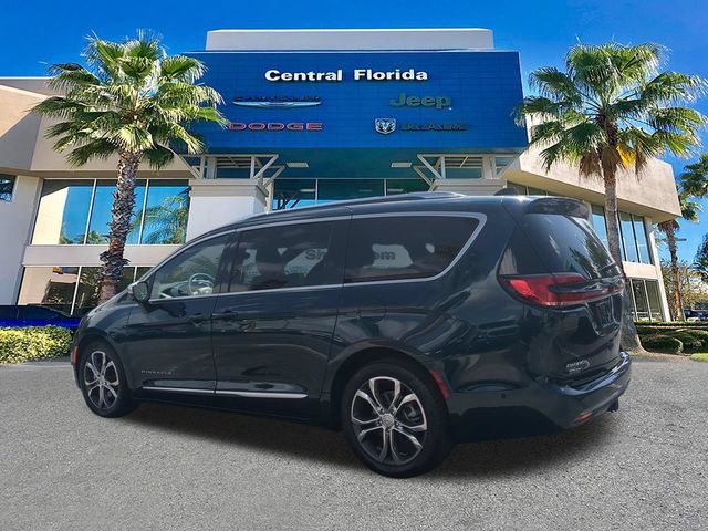 Used 2025 Chrysler Pacifica Pinnacle w/ Trailer Tow Group FWD image 7