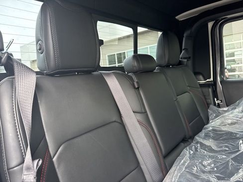 Used 2024 Jeep Gladiator Rubicon image 28