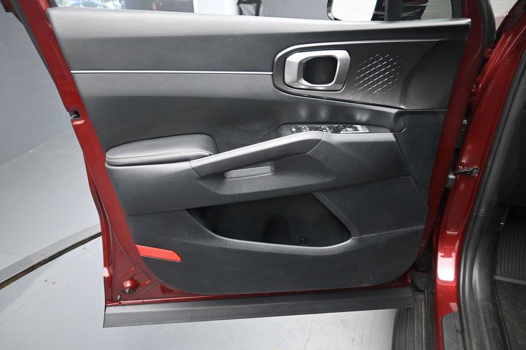 Used 2025 Kia Sorento S FWD image 21