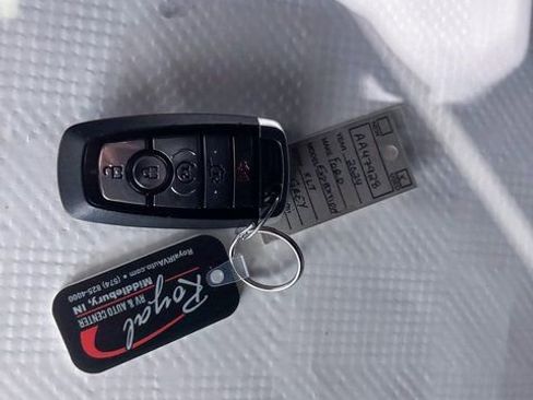 Used 2024 Ford Expedition XLT image 34