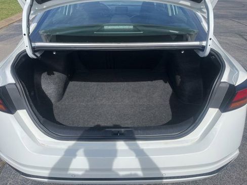 Used 2025 Nissan Altima 2.5 SV FWD image 7