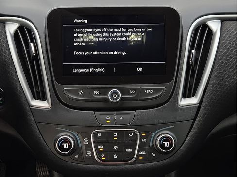 Used 2024 Chevrolet Malibu LT image 11