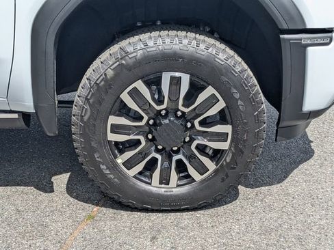 New 2026 GMC Sierra 2500 Denali Ultimate image 11