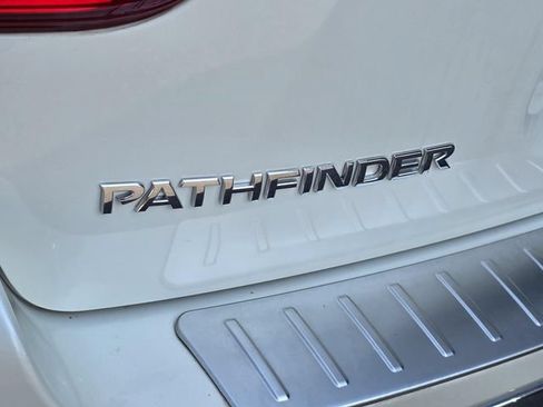 Used 2018 Nissan Pathfinder Platinum w/ Cargo Package FWD image 41