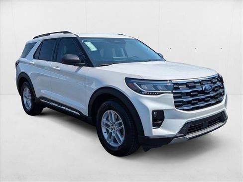 New 2025 Ford Explorer Active w/ Active Comfort Package image 6