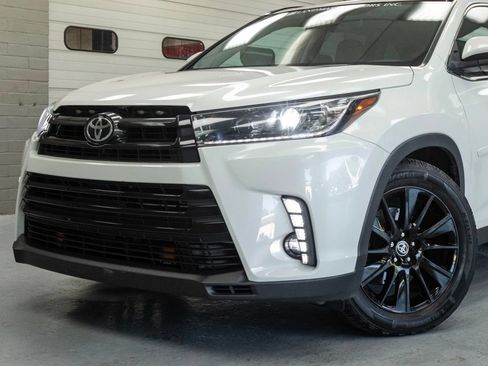 Used 2019 Toyota Highlander SE AWD/4WD image 13