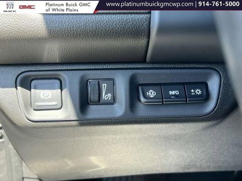 Used 2022 GMC Acadia Denali w/ Denali Technology Package image 21