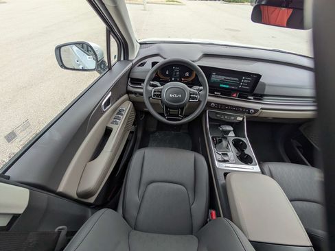 New 2026 Kia Carnival EX FWD image 19