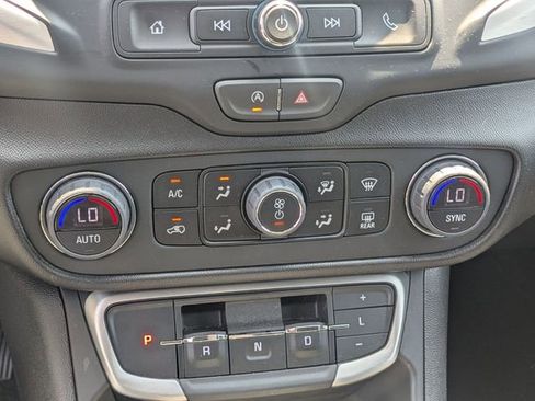 Used 2024 GMC Terrain SLE w/ Driver Convenience Package FWD image 19