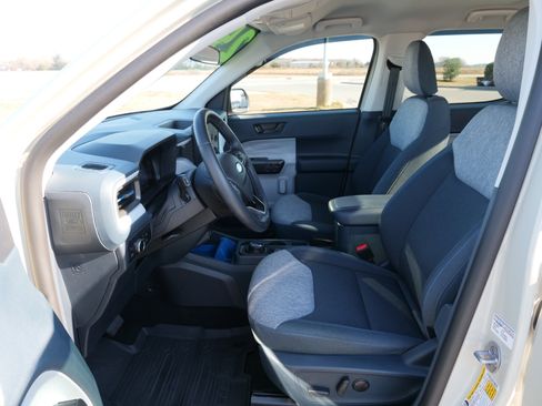 Used 2025 Ford Maverick XLT w/ XLT Luxury Package image 16